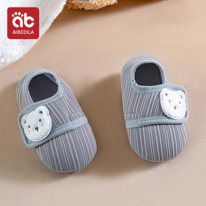 Chausson souple et antiderapante idéale pour les premier pas de bébé